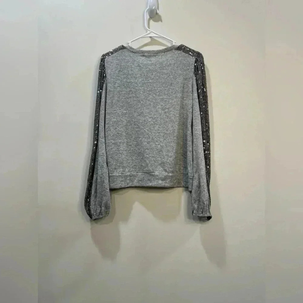 Another Reason Long Sleeve V Neck Shirt With Dark Gray Sequins Sleeve Size L - Picture 10 of 13